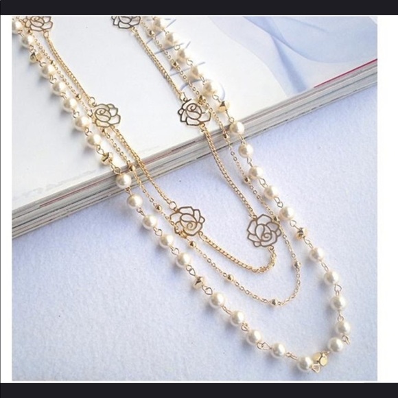 Multiplayer pearl/flower necklace - Picture 3 of 3